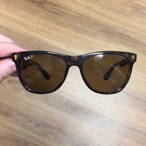 Ray-Ban Wayfarers. Polarized. Tortoise shell. 9/10